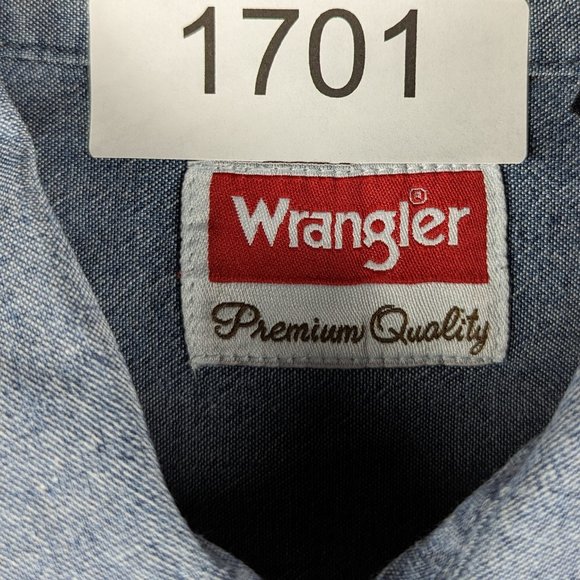 Wrangler* Men's Short Sleeve Button Down Curved Hem Double Pocket Shirt~ Medium - Picture 3 of 9